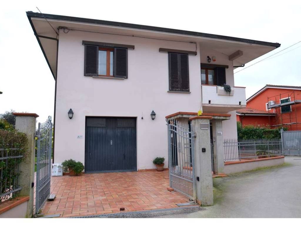 casa indipendente in vendita a Monsummano Terme in zona Bizzarrino