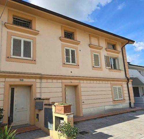 appartamento in vendita a Monsummano Terme in zona Violi