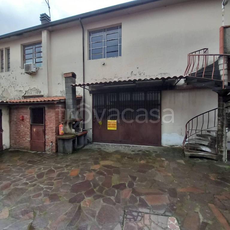 locale commerciale in vendita a Monsummano Terme