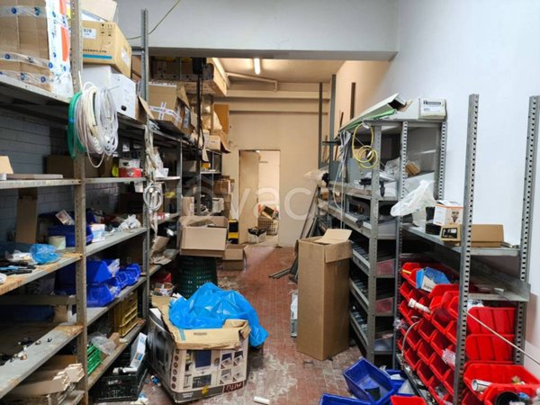 locale commerciale in vendita a Monsummano Terme