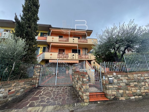 casa indipendente in vendita a Monsummano Terme in zona Grotta Parlanti
