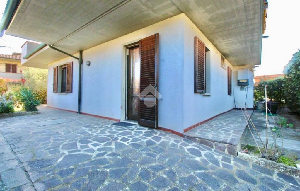 casa indipendente in vendita a Monsummano Terme in zona Cintolese