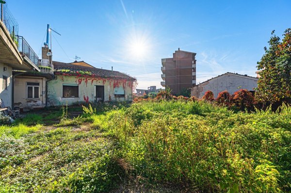 locale di sgombero in vendita a Monsummano Terme in zona Pozzarello