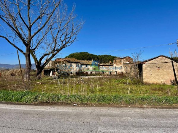 intera palazzina in vendita a Monsummano Terme in zona Bizzarrino