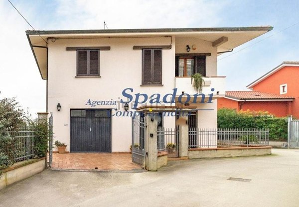 casa indipendente in vendita a Monsummano Terme in zona Bizzarrino