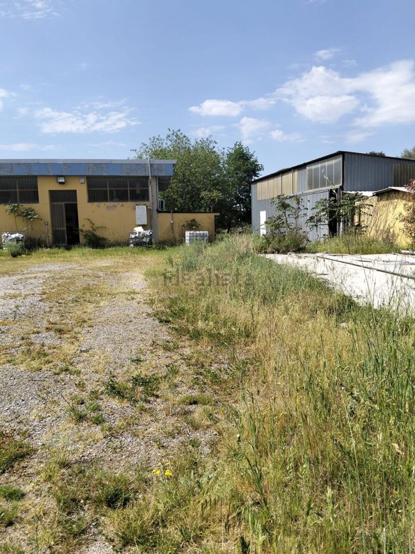 locale di sgombero in vendita a Monsummano Terme in zona Cintolese