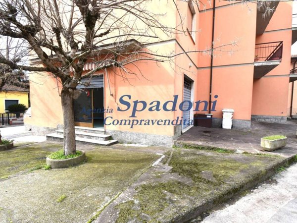 locale commerciale in vendita a Monsummano Terme