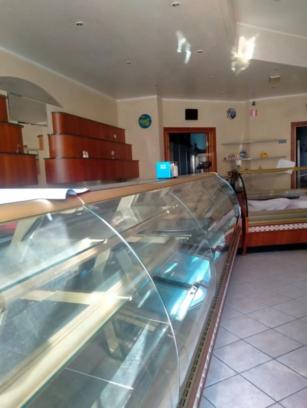 locale commerciale in vendita a Monsummano Terme