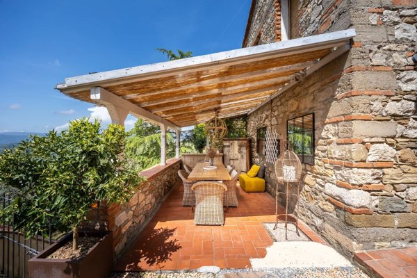 casa indipendente in vendita a Monsummano Terme in zona Monsummano Alto