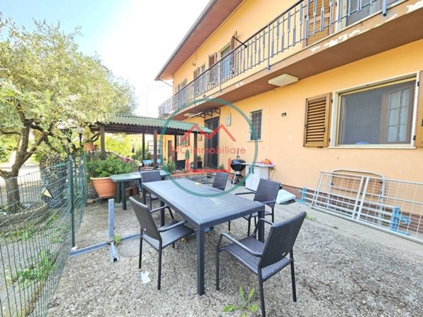 casa indipendente in vendita a Monsummano Terme in zona Bizzarrino
