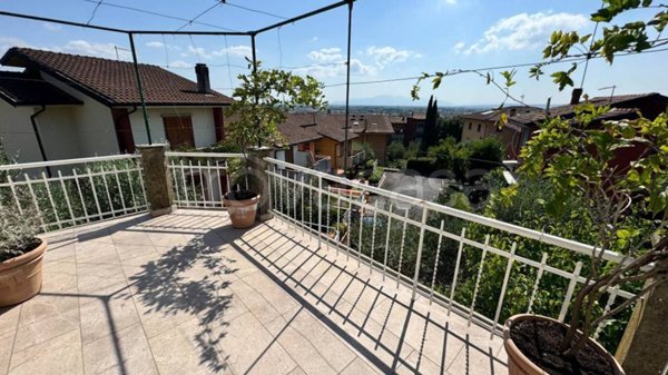 appartamento in vendita a Monsummano Terme in zona Grotta Parlanti