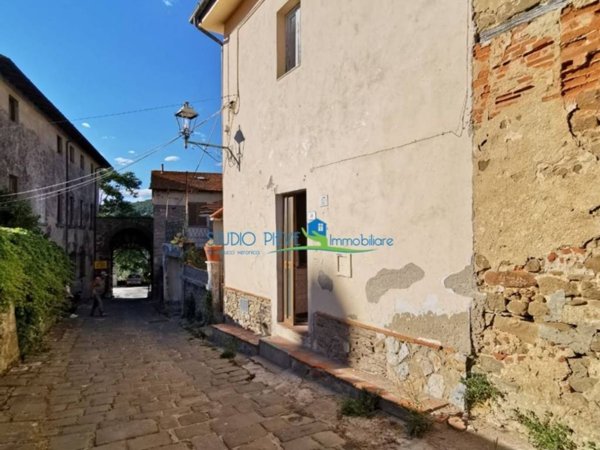 casa indipendente in vendita a Monsummano Terme in zona Montevettolini