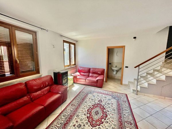 casa indipendente in vendita a Monsummano Terme in zona Grotta Parlanti