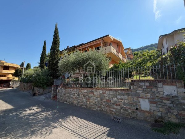 casa indipendente in vendita a Monsummano Terme in zona Grotta Parlanti