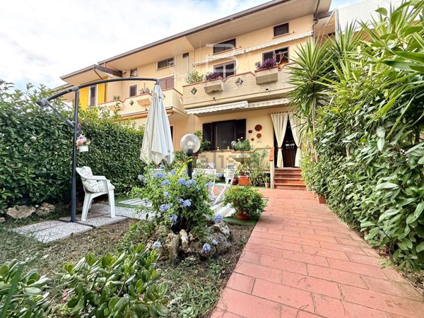 casa indipendente in vendita a Monsummano Terme in zona Pozzarello