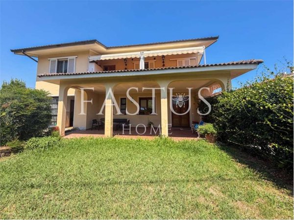 casa indipendente in vendita a Monsummano Terme in zona Cintolese
