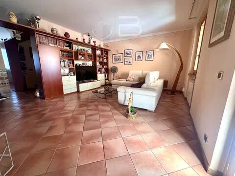 casa indipendente in vendita a Monsummano Terme in zona Pozzarello