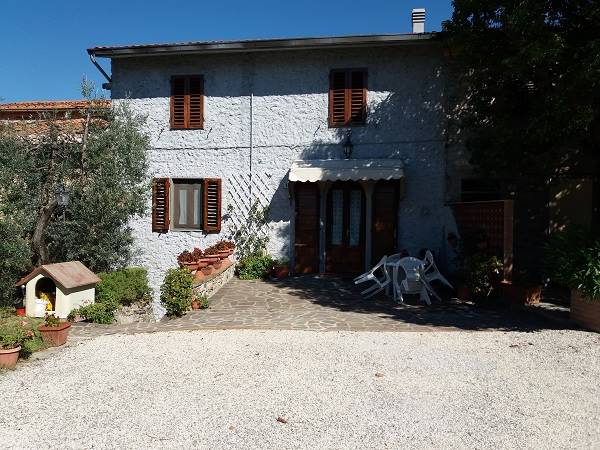 casa indipendente in vendita a Monsummano Terme in zona Monsummano Alto