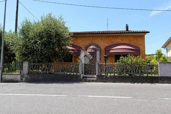 casa indipendente in vendita a Monsummano Terme in zona Cintolese