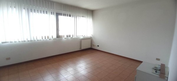 ufficio in vendita a Monsummano Terme in zona Grotta Giusti