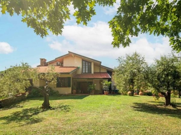 casa indipendente in vendita a Montale