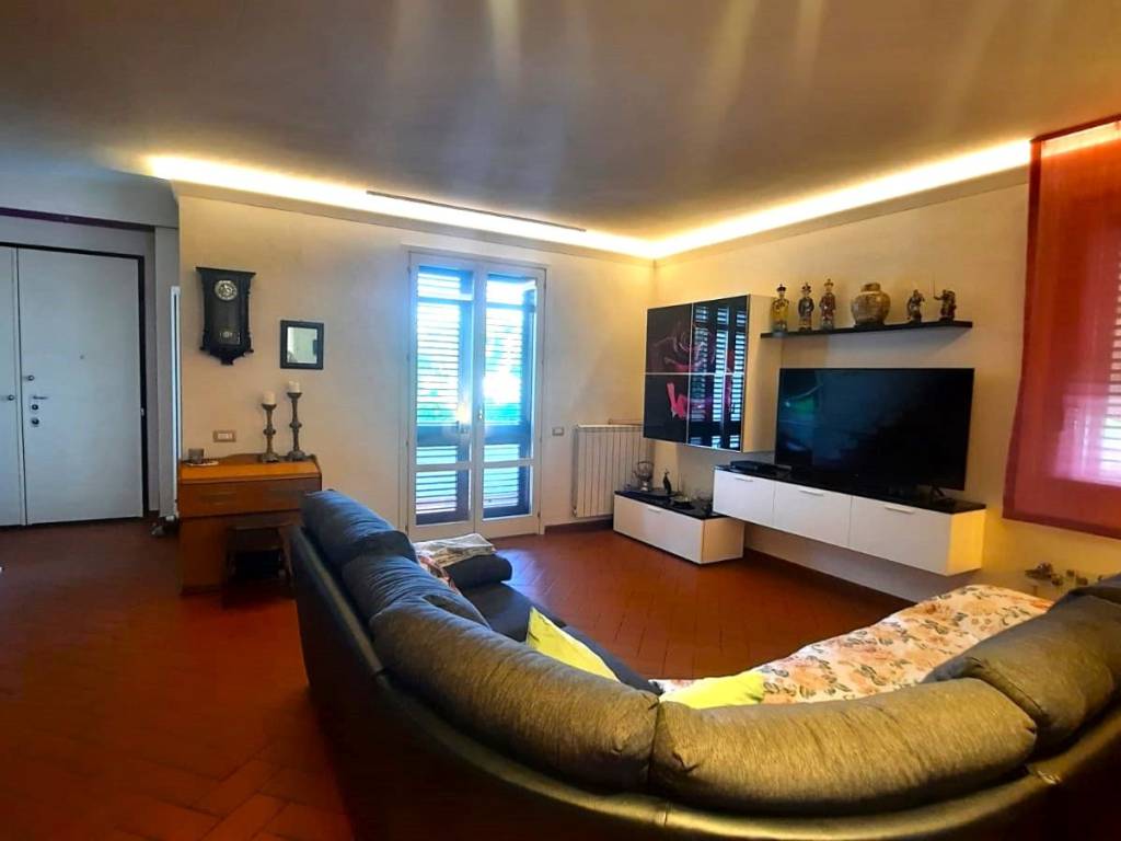 casa indipendente in vendita a Montale in zona Stazione