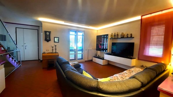 casa indipendente in vendita a Montale in zona Stazione