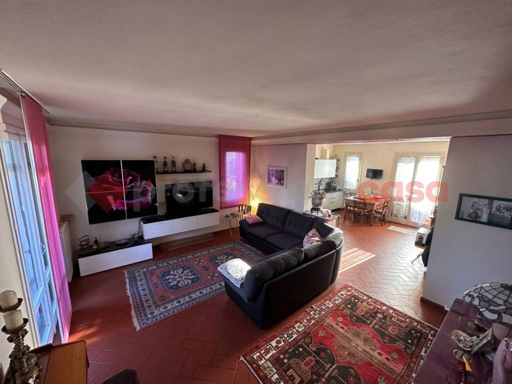 casa indipendente in vendita a Montale in zona Stazione