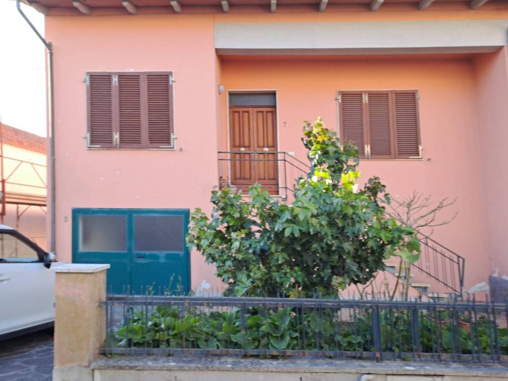 casa indipendente in vendita a Montale