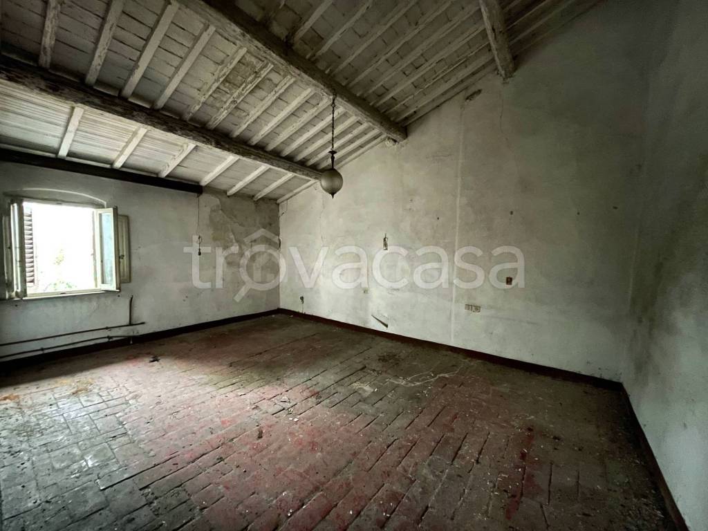 casa indipendente in vendita a Montale in zona Stazione