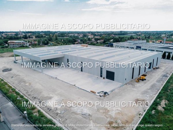 capannone in vendita a Montale in zona Stazione