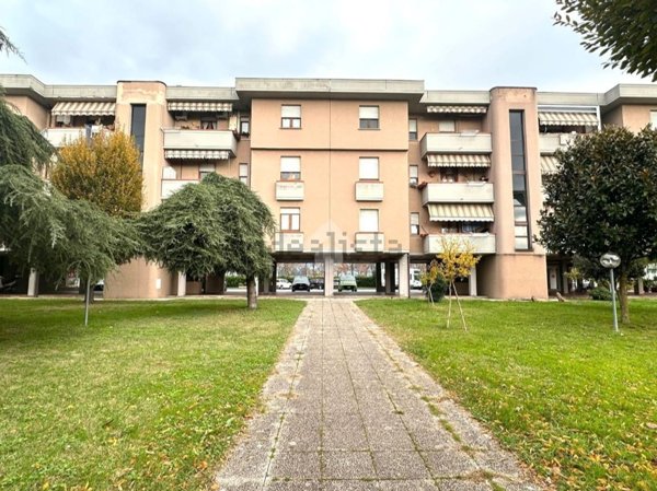 appartamento in vendita a Montale in zona Stazione