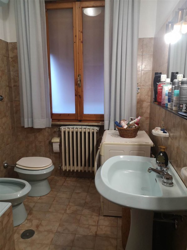 casa indipendente in vendita a Montale in zona Stazione