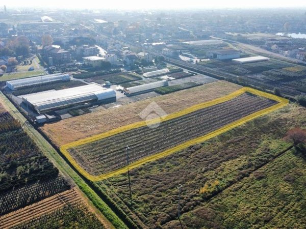 terreno agricolo in vendita a Montale in zona Stazione