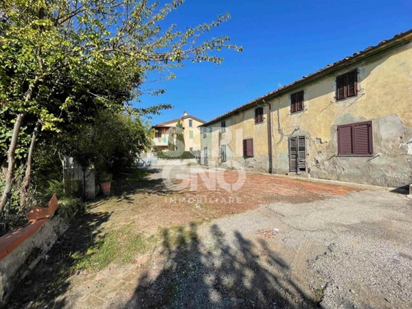 casa indipendente in vendita a Montale in zona Stazione