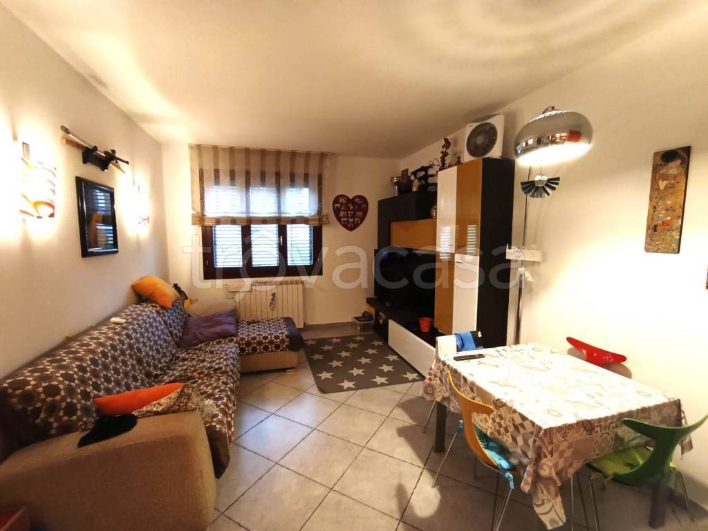 appartamento in vendita a Montale in zona Stazione