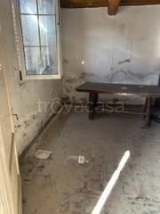 casa indipendente in vendita a Montale in zona Stazione