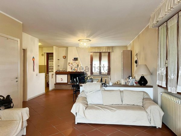 casa indipendente in vendita a Montale in zona Stazione