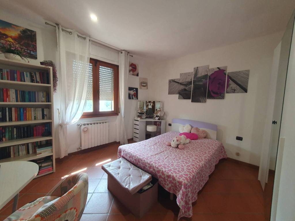 appartamento in vendita a Montale in zona Stazione