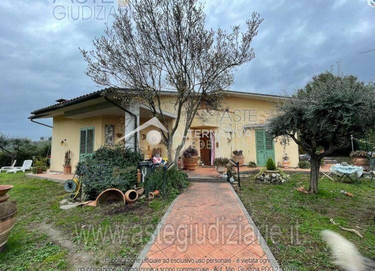 casa indipendente in vendita a Montale