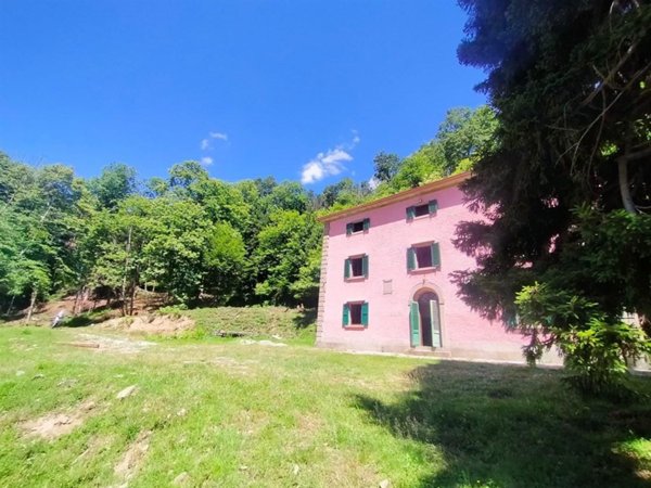 casa indipendente in vendita a Montale in zona Tobbiana