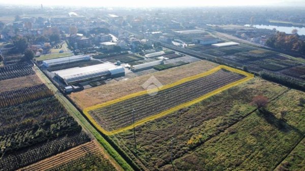terreno agricolo in vendita a Montale in zona Stazione