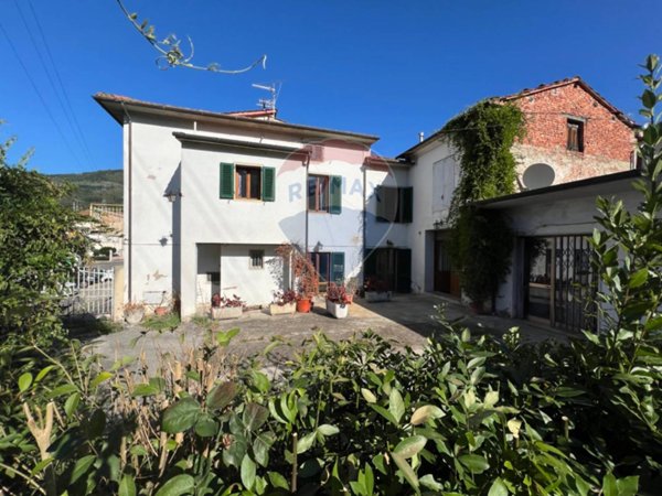 casa indipendente in vendita a Montale in zona Fognano