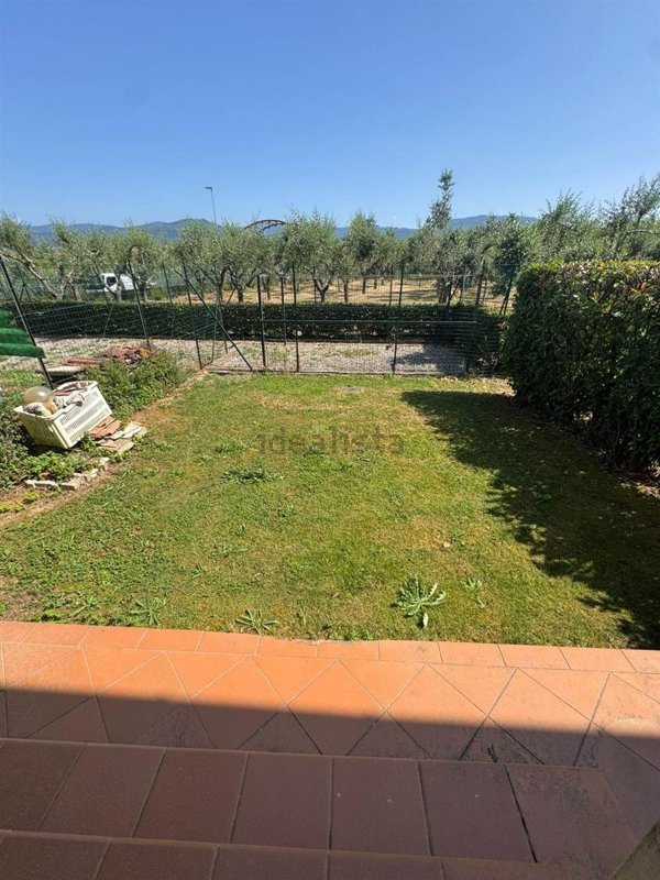 casa indipendente in vendita a Montale in zona Stazione