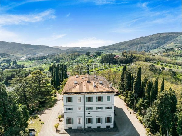villa in vendita a Montale