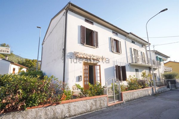 casa indipendente in vendita a Montale in zona Fognano