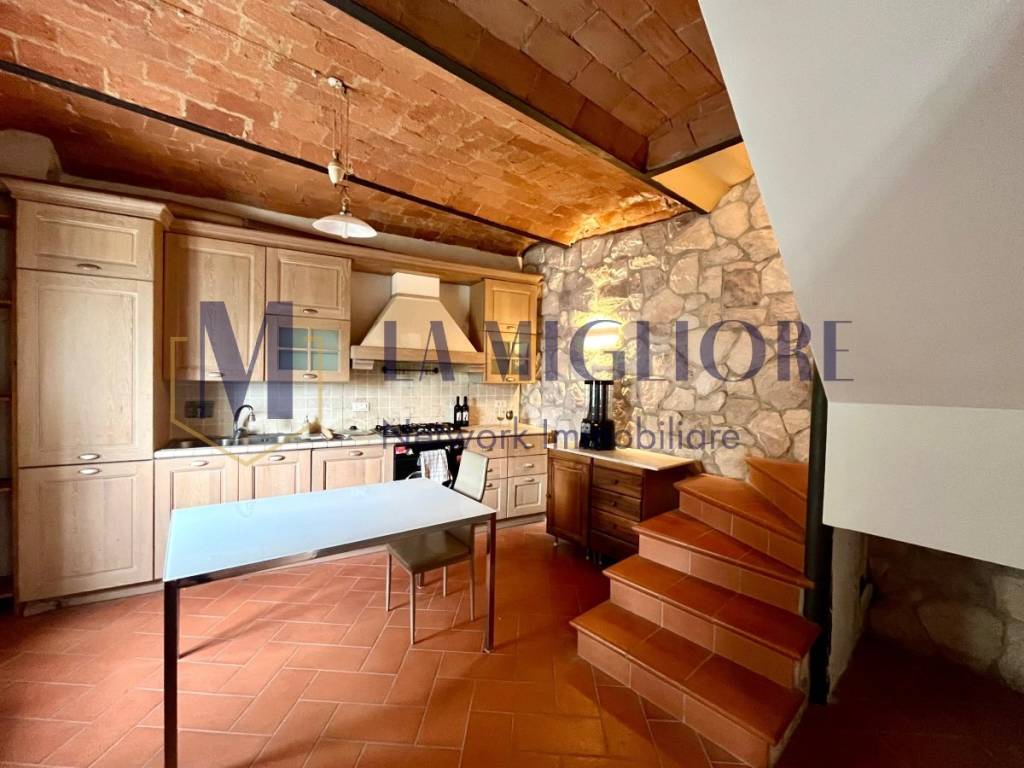 casa indipendente in vendita a Montale in zona Tobbiana