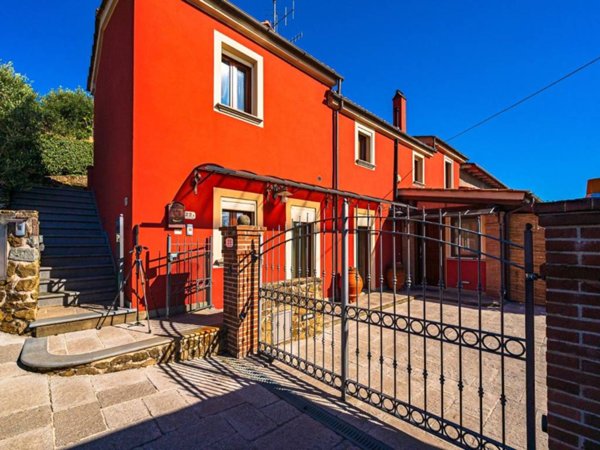 appartamento in vendita a Montale in zona Tobbiana