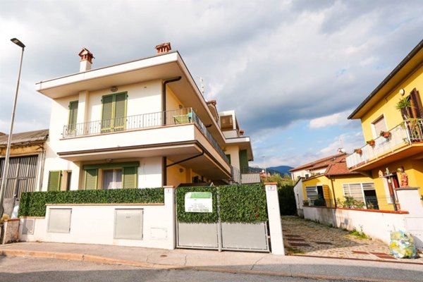 appartamento in vendita a Montale in zona Fognano