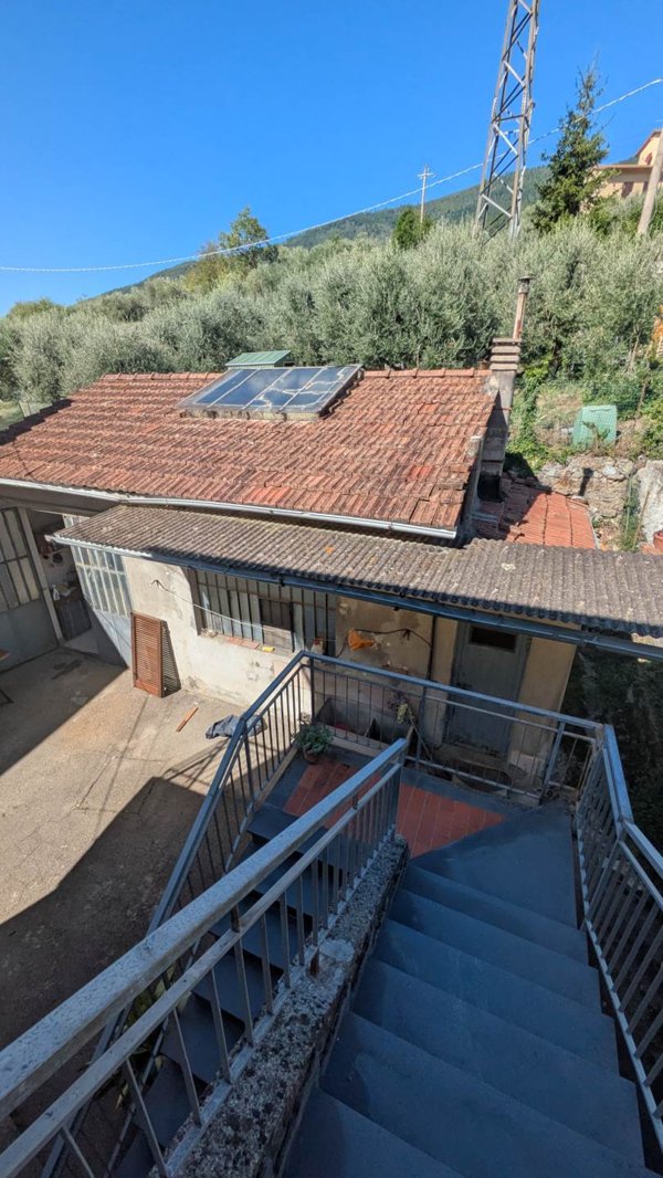 casa indipendente in vendita a Montale in zona Fognano